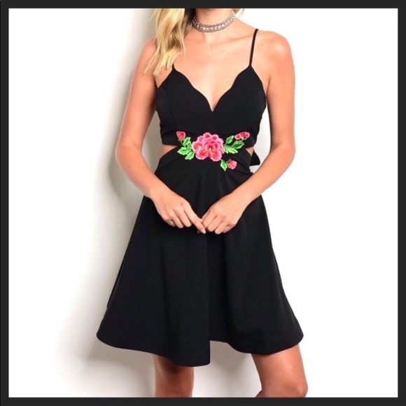 ✨LITTLE BLACK DRESS WITH FLORAL APPLIQUÉ✨SLIP-TUNIC✨NEW - Picture 2 of 8
